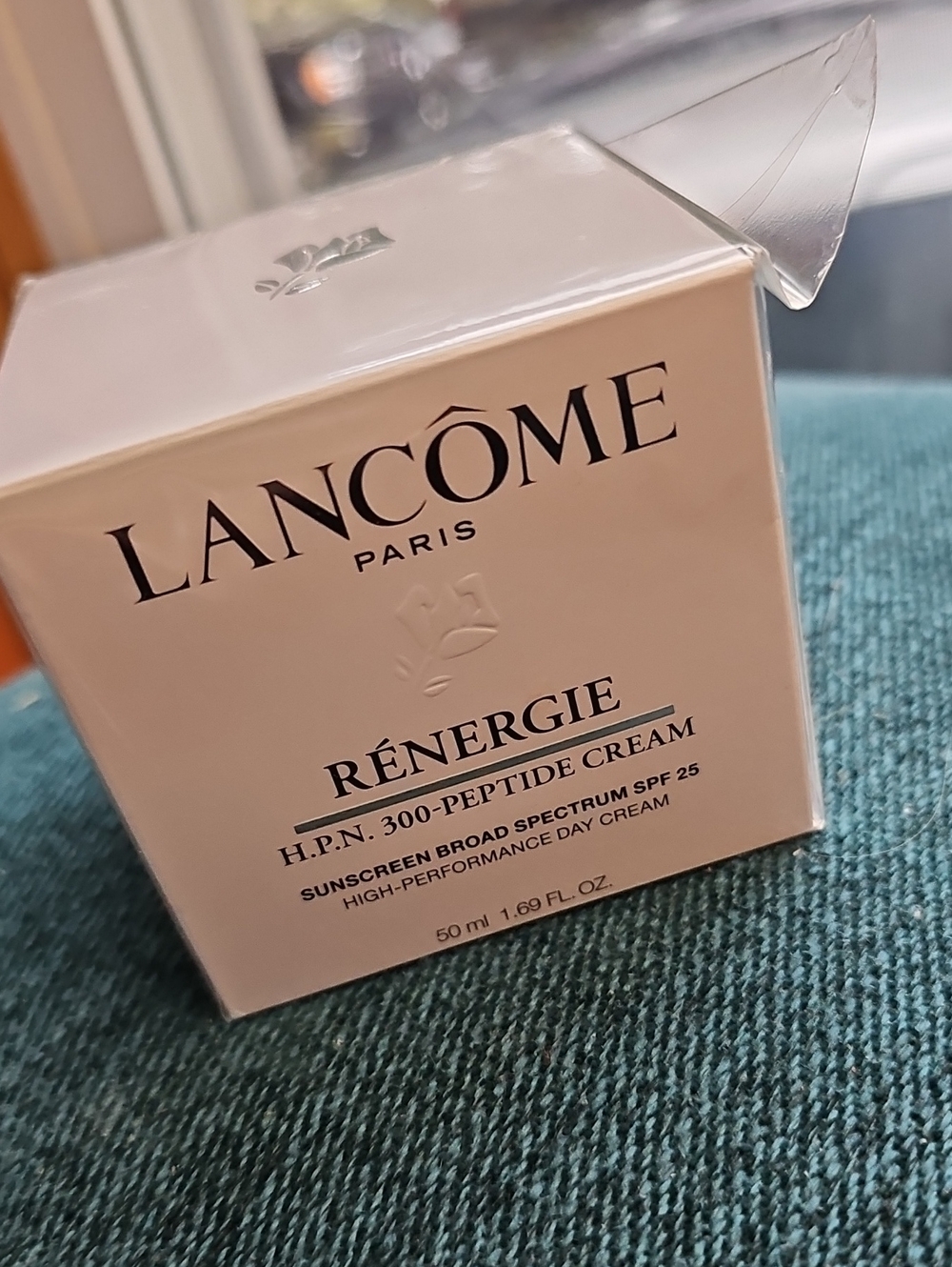 Lancolm Renergie H.P.N. 300 Peptide Cream. Sunscreen Broad Spectrum SPF 25